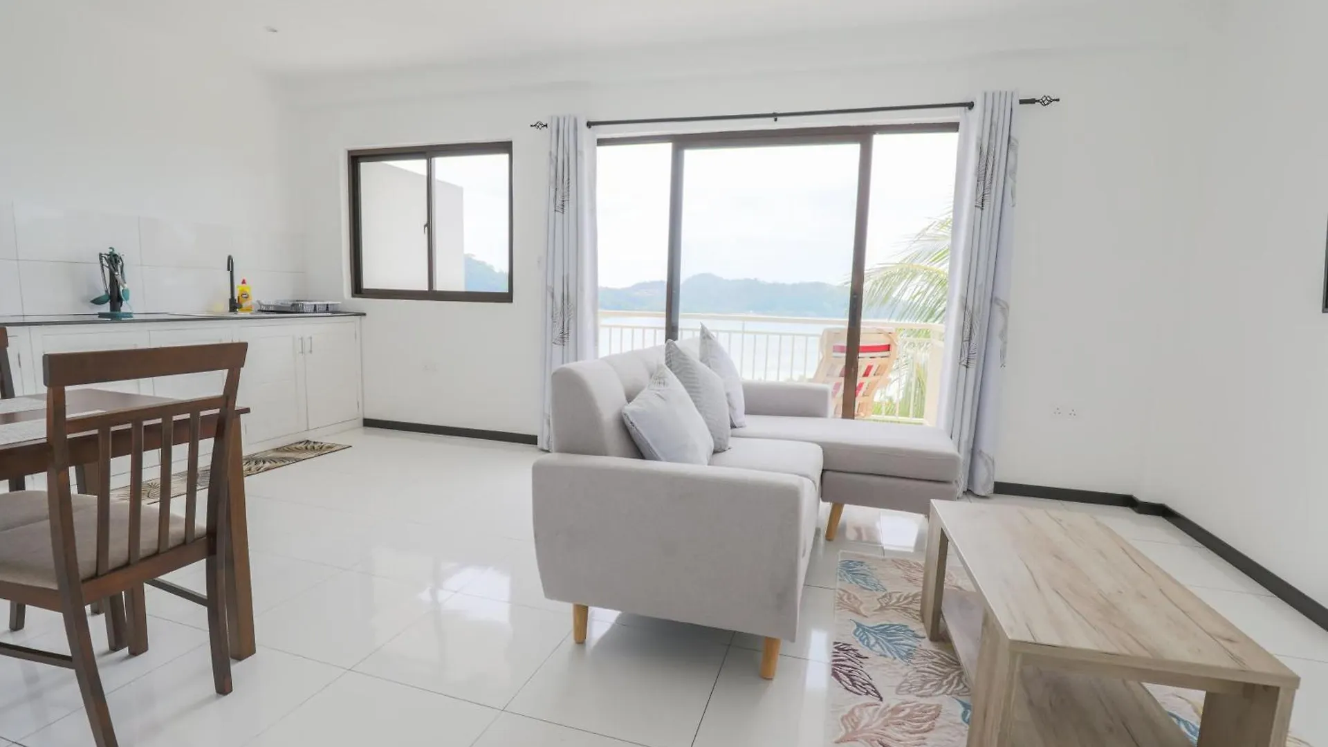 Jolie View Self Catering Apartments فيكتوريا