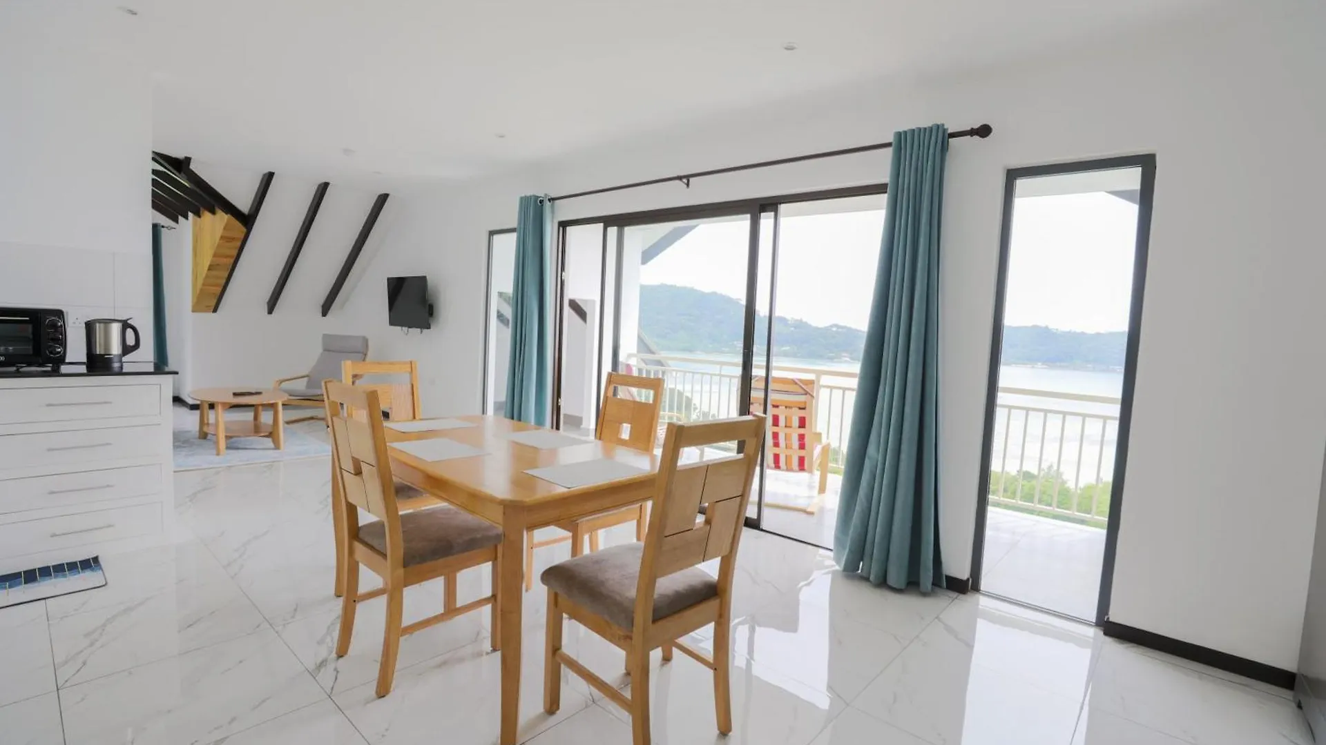 Jolie View Self Catering Apartments Victoria